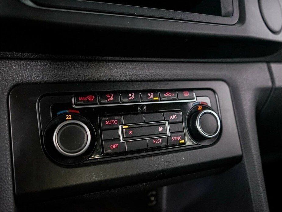 Volkswagen Amarok 2.0 МКПП, 2016, 97 000 км фото 12