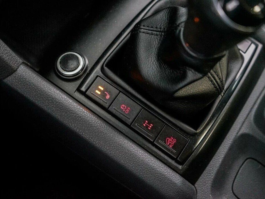 Volkswagen Amarok 2.0 МКПП, 2016, 97 000 км фото 13