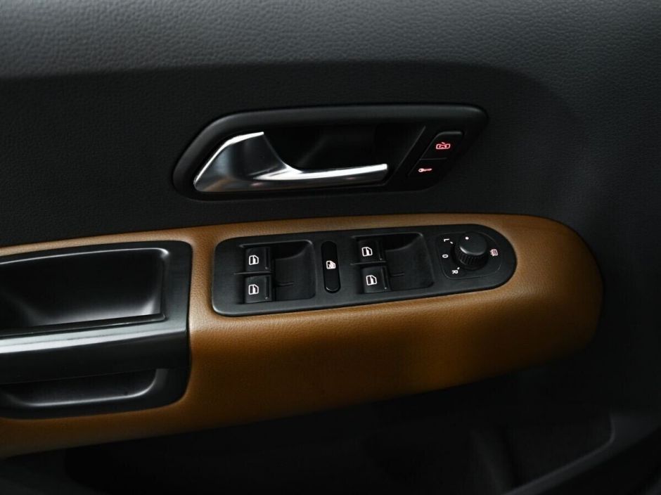 Volkswagen Amarok 2.0 АКПП, 2012, 145 000 км фото 11