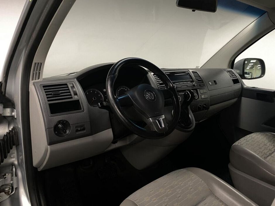 Volkswagen Transporter 2.0 РКПП, 2011, 150 000 км фото 5