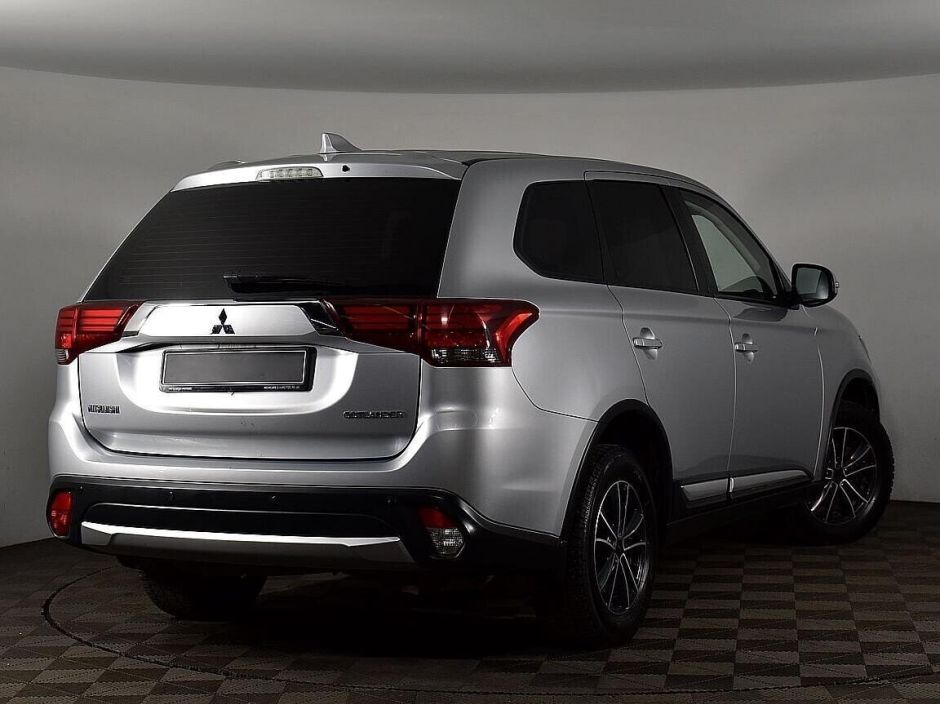 Mitsubishi Outlander 2.0 CVT, 2017, 73 000 км фото 3