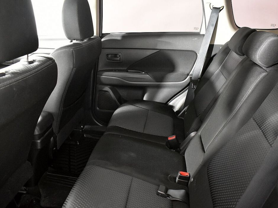 Mitsubishi Outlander 2.0 CVT, 2017, 73 000 км фото 12