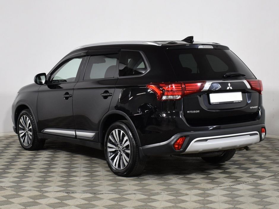 Mitsubishi Outlander 2.0 CVT, 2019, 51 000 км фото 3