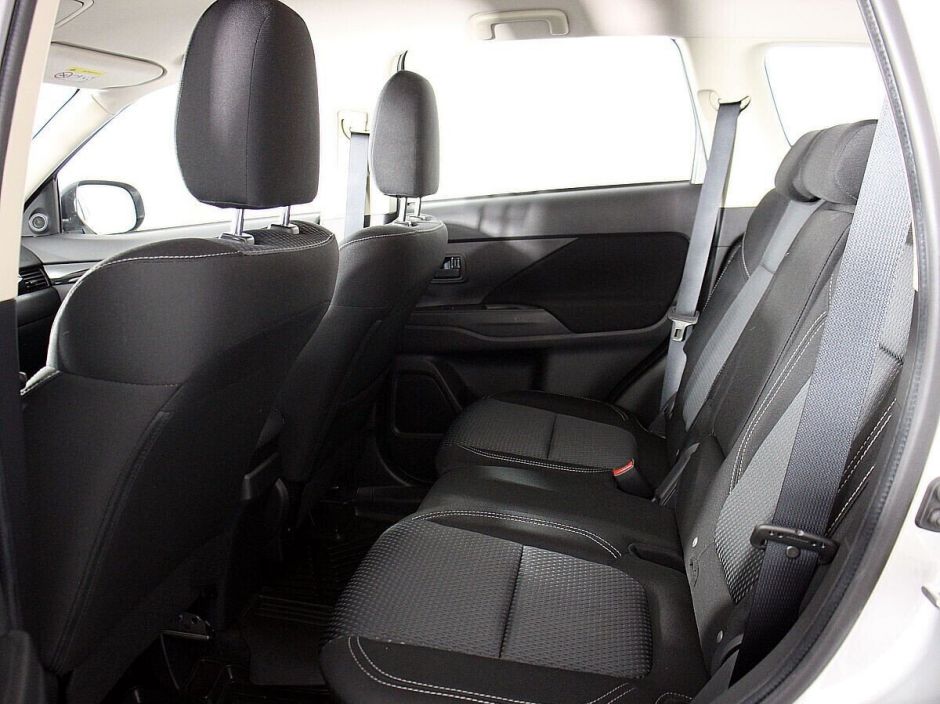 Mitsubishi Outlander 2.0 CVT, 2020, 40 000 км фото 11