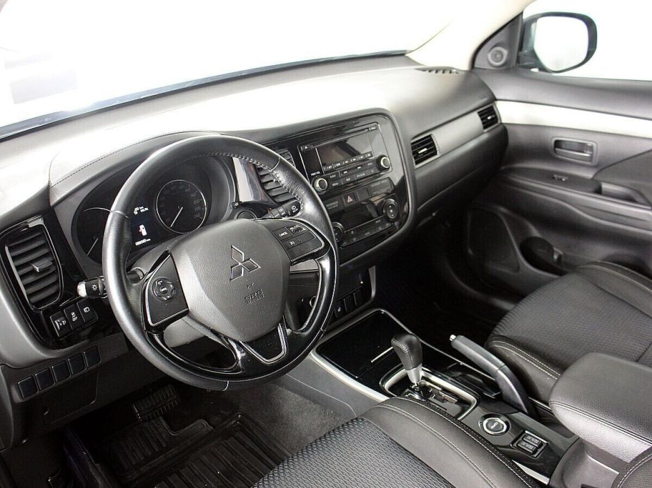 Mitsubishi Outlander 2.0 CVT, 2017, 74 000 км фото 6