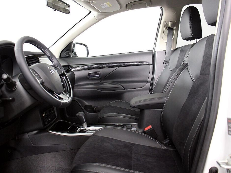 Mitsubishi Outlander 2.0 CVT, 2022, 18 000 км фото 5