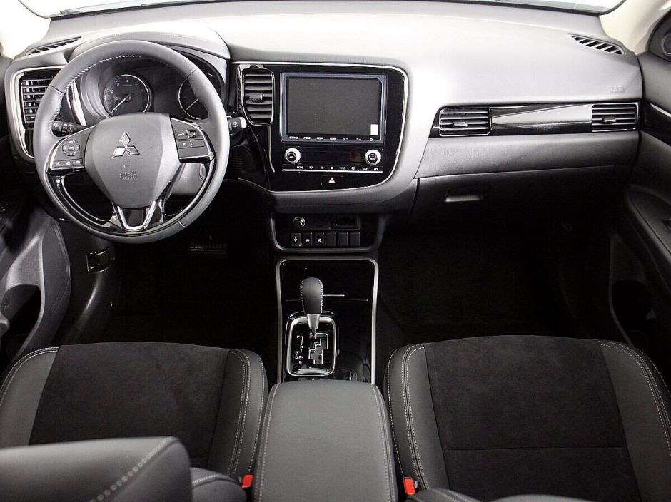 Mitsubishi Outlander 2.0 CVT, 2022, 18 000 км фото 7