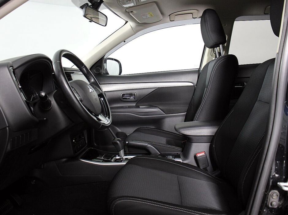 Mitsubishi Outlander 2.0 CVT, 2018, 63 000 км фото 5