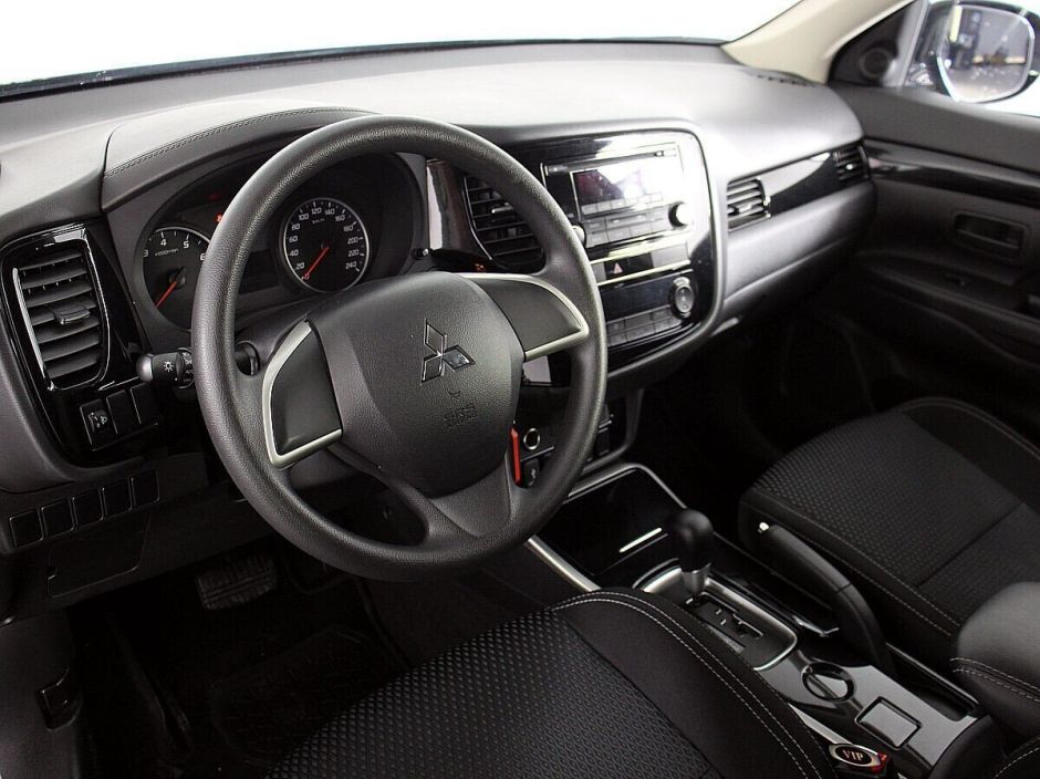 Mitsubishi Outlander 2.0 CVT, 2019, 52 000 км фото 6