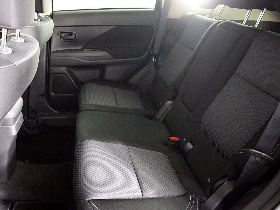 Mitsubishi Outlander 2.0 CVT, 2019, 52 000 км фото 9