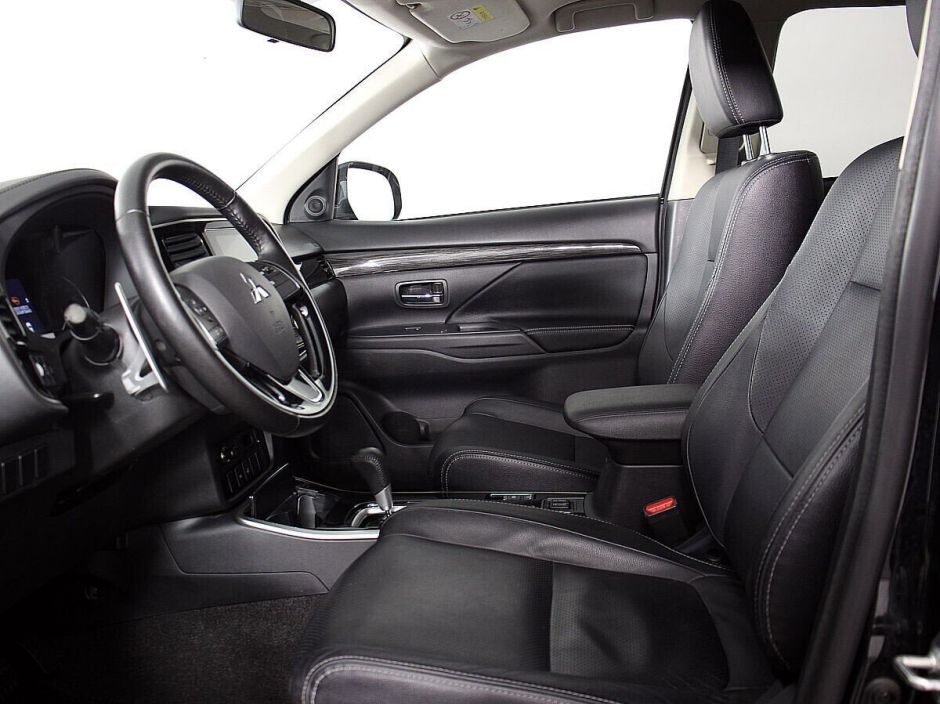 Mitsubishi Outlander 2.4 CVT, 2017, 83 000 км фото 5