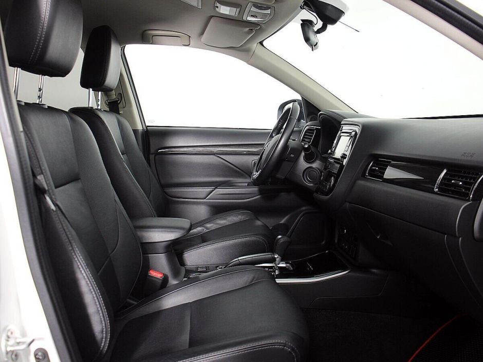 Mitsubishi Outlander 2.0 CVT, 2017, 71 000 км фото 9