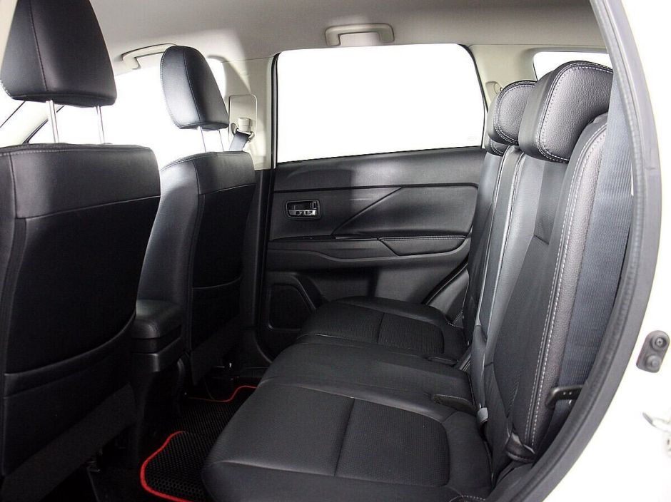 Mitsubishi Outlander 2.0 CVT, 2017, 71 000 км фото 10