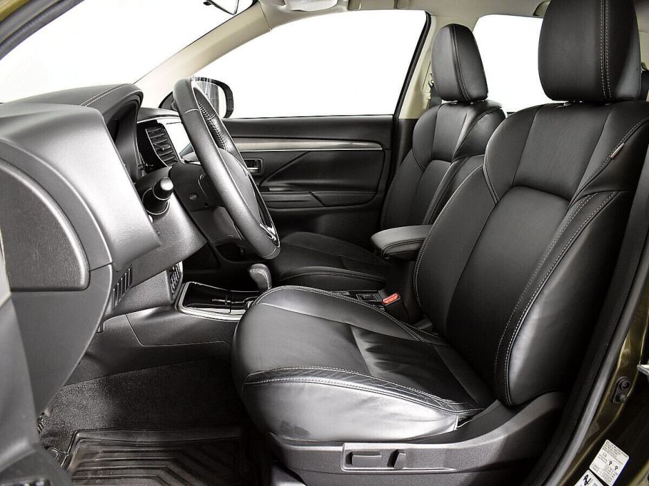 Mitsubishi Outlander 2.0 CVT, 2018, 65 000 км фото 5