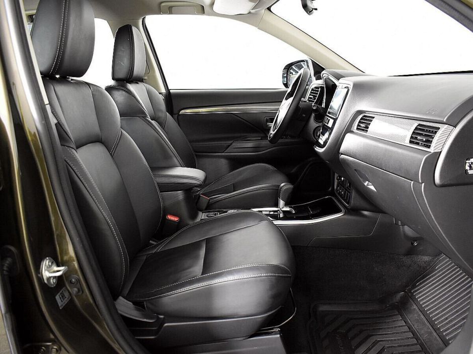 Mitsubishi Outlander 2.0 CVT, 2018, 65 000 км фото 11