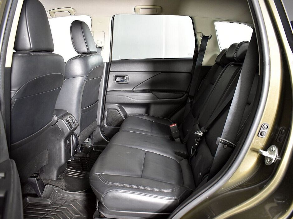 Mitsubishi Outlander 2.0 CVT, 2018, 65 000 км фото 12