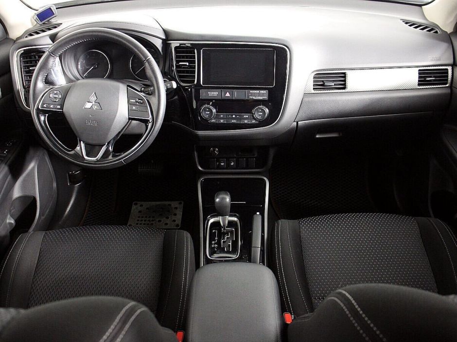 Mitsubishi Outlander 2.0 CVT, 2018, 65 000 км фото 7