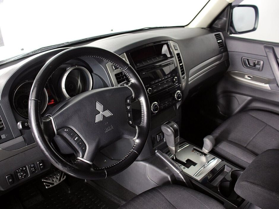 Mitsubishi Pajero 3.0 АКПП, 2015, 101 000 км фото 6