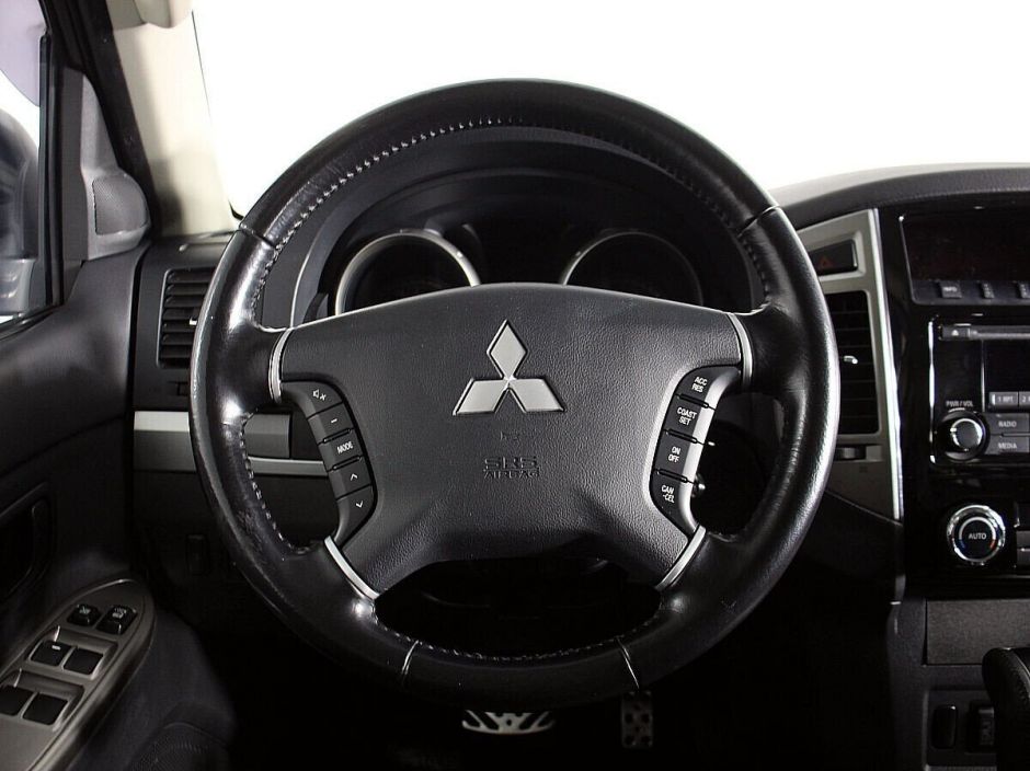 Mitsubishi Pajero 3.0 АКПП, 2015, 101 000 км фото 8