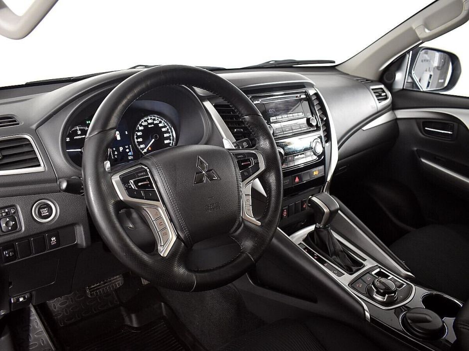 Mitsubishi Pajero Sport 2.4 АКПП, 2018, 61 000 км фото 6
