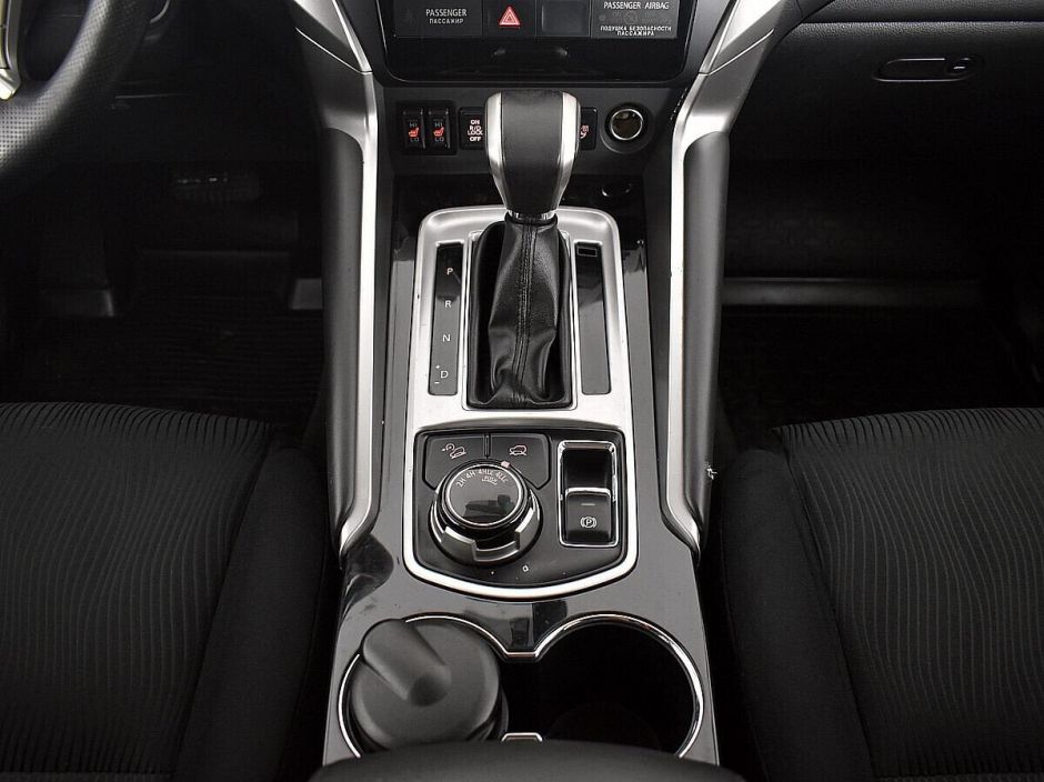 Mitsubishi Pajero Sport 2.4 АКПП, 2018, 61 000 км фото 8