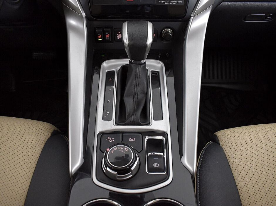 Mitsubishi Pajero Sport 2.4 АКПП, 2017, 73 000 км фото 10