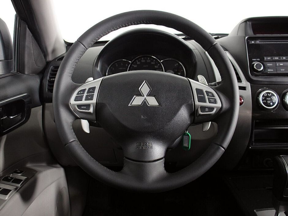 Mitsubishi Pajero Sport 2.4 АКПП, 2015, 102 000 км фото 8