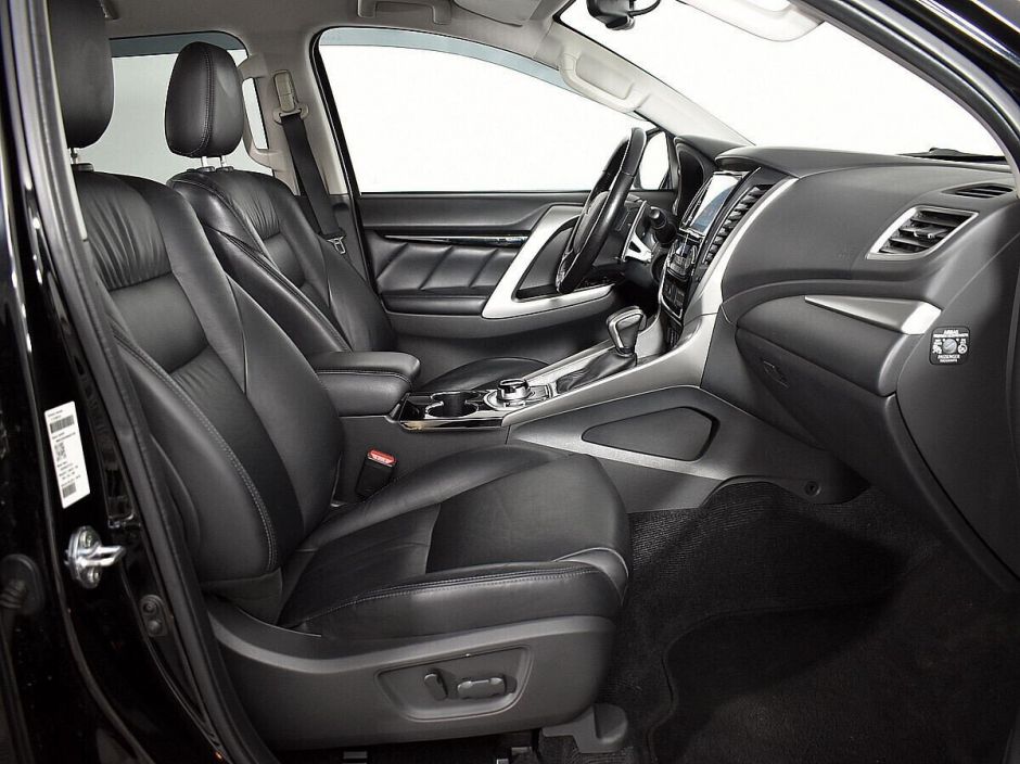 Mitsubishi Pajero Sport 3.0 АКПП, 2017, 83 000 км фото 11