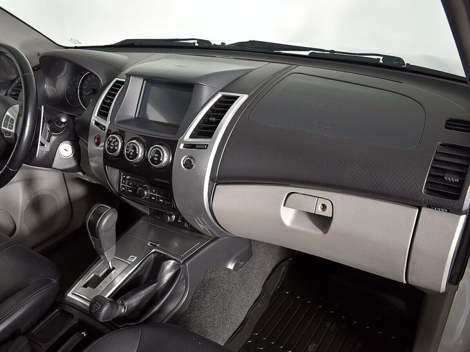 Mitsubishi Pajero Sport 2.5 АКПП, 2014, 112 000 км фото 11