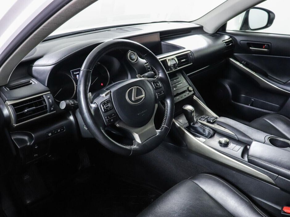 Lexus IS 2.0 АКПП, 2017, 80 000 км фото 5