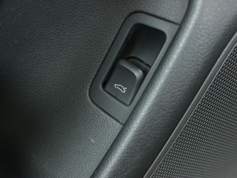 Audi A6 3.0 РКПП, 2011, 179 425 км фото 16