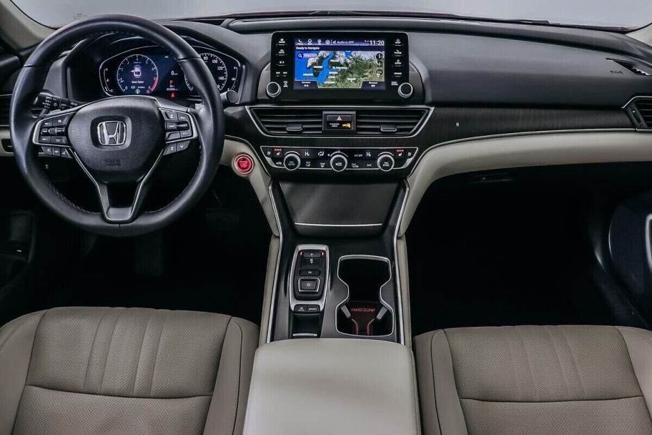Honda Accord 2.0 АКПП, 2018, 60 000 км фото 6