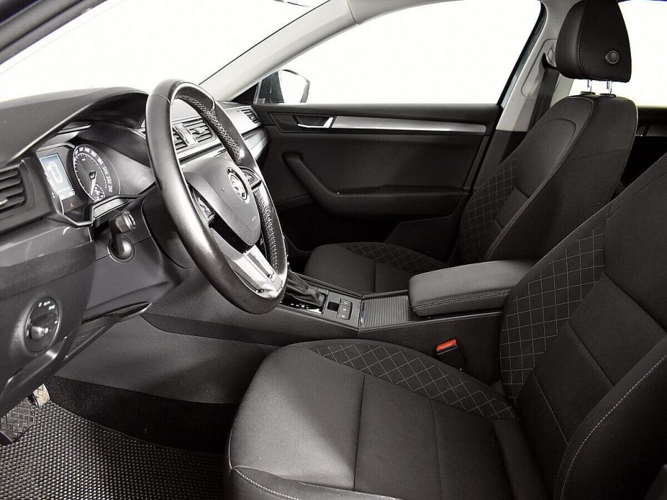 Skoda Superb 1.4 РКПП, 2017, 77 000 км фото 7