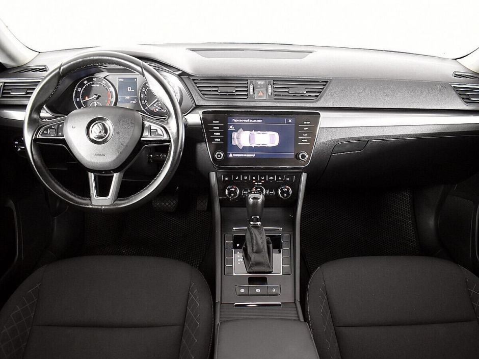 Skoda Superb 1.4 РКПП, 2017, 77 000 км фото 9