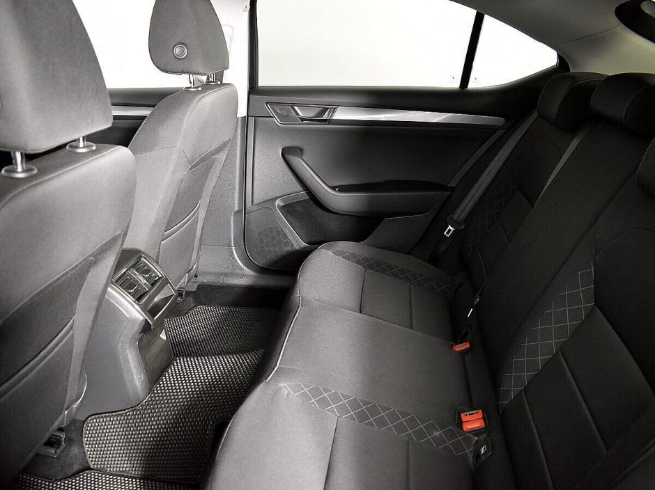 Skoda Superb 1.4 РКПП, 2017, 77 000 км фото 10