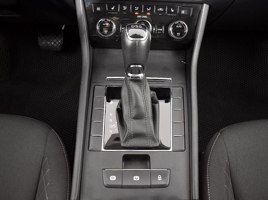 Skoda Superb 1.4 РКПП, 2017, 77 000 км фото 11