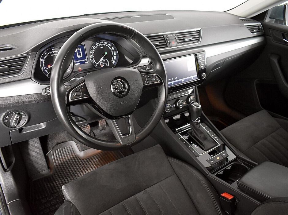 Skoda Superb 1.4 РКПП, 2017, 71 000 км фото 8