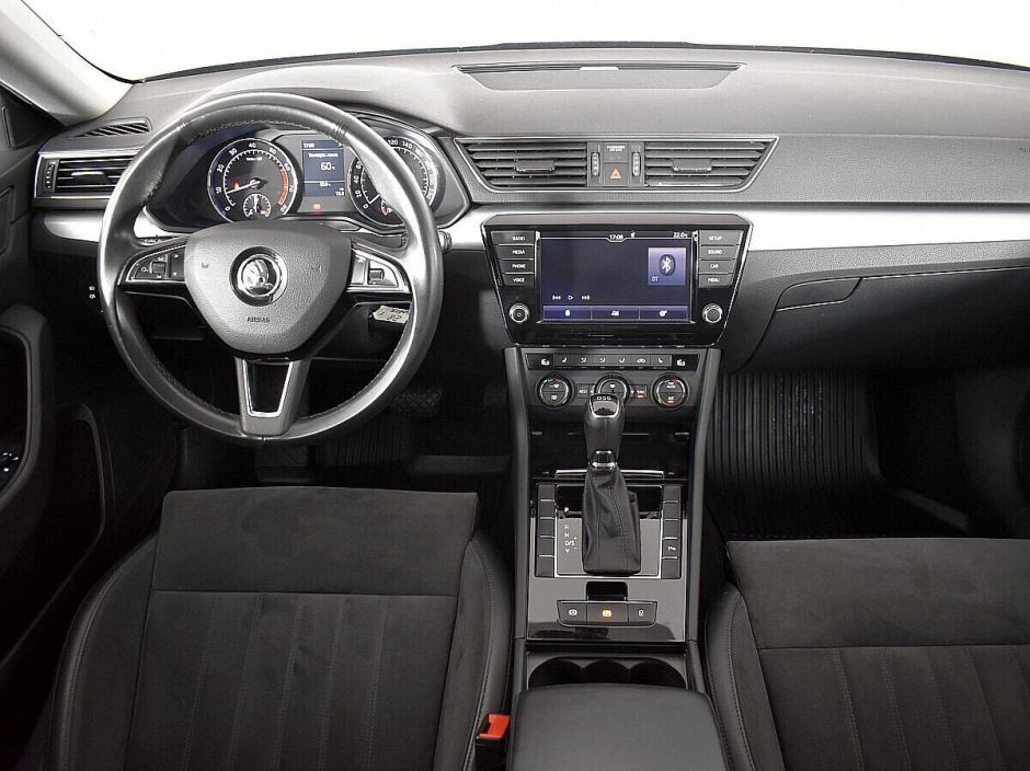 Skoda Superb 1.4 РКПП, 2017, 71 000 км фото 9