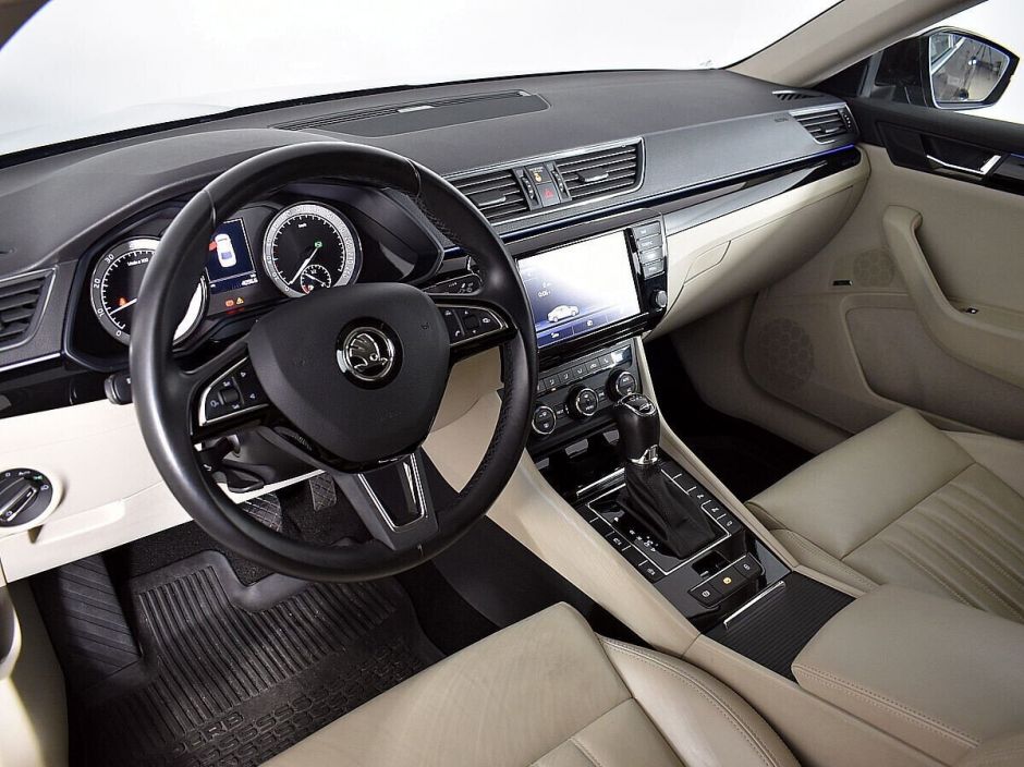Skoda Superb 2.0 РКПП, 2016, 89 000 км фото 8