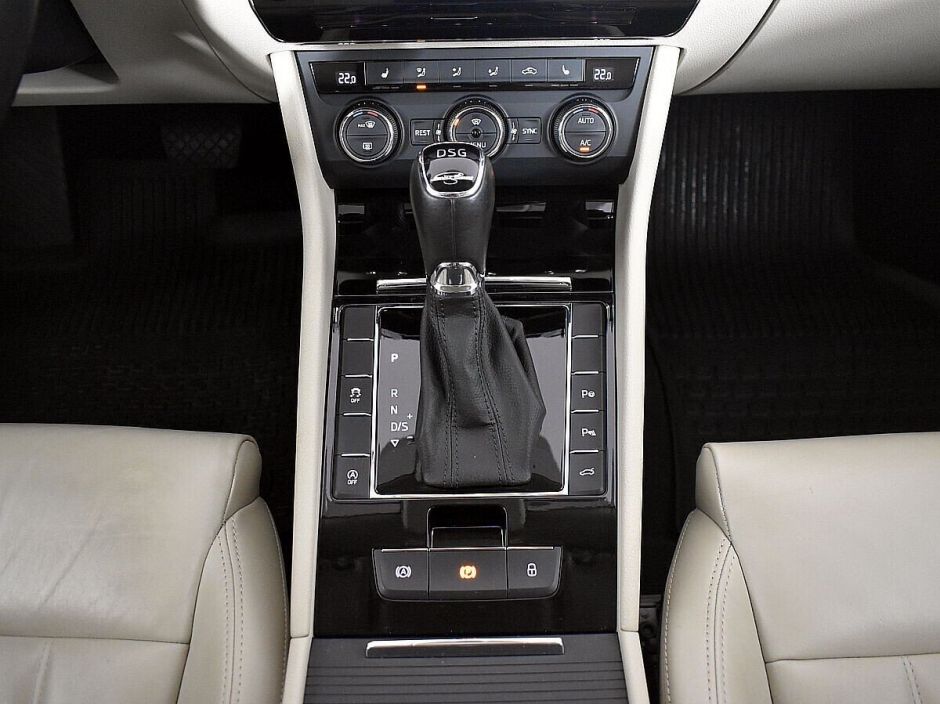 Skoda Superb 2.0 РКПП, 2016, 89 000 км фото 11