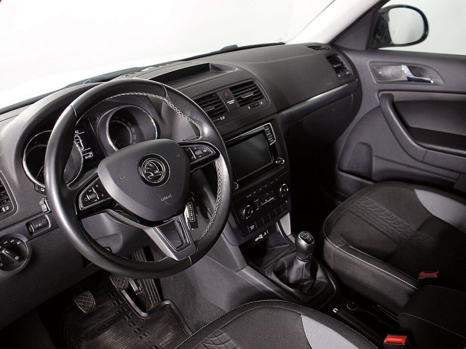 Skoda Yeti 1.6 МКПП, 2018, 65 000 км фото 8