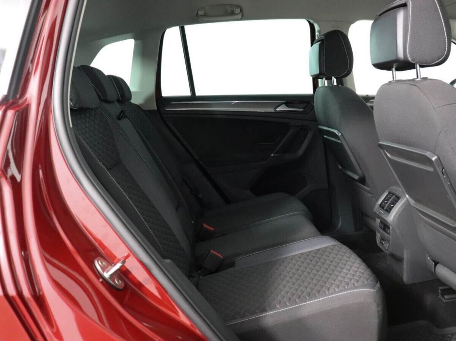 Volkswagen Tiguan 2.0 РКПП, 2018, 71 000 км фото 8