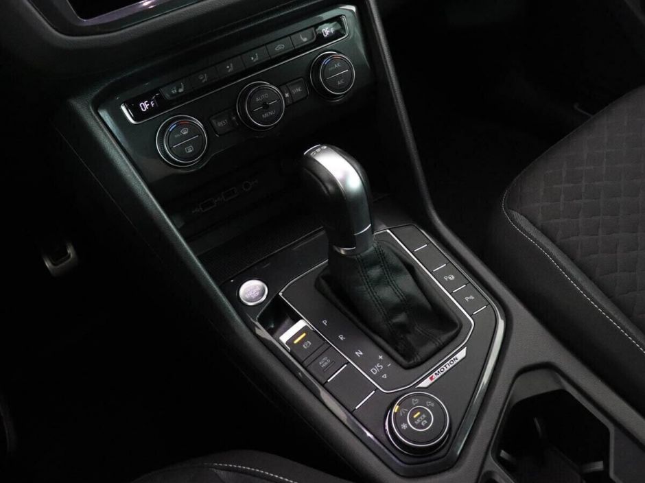 Volkswagen Tiguan 2.0 РКПП, 2018, 71 000 км фото 11