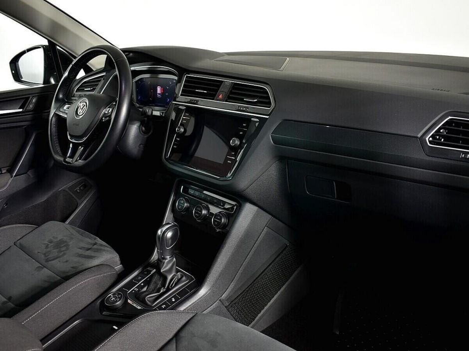 Volkswagen Tiguan 2.0 РКПП, 2019, 60 000 км фото 7