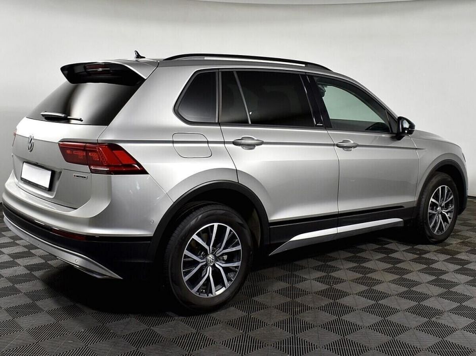 Volkswagen Tiguan 2.0 РКПП, 2019, 48 000 км фото 2