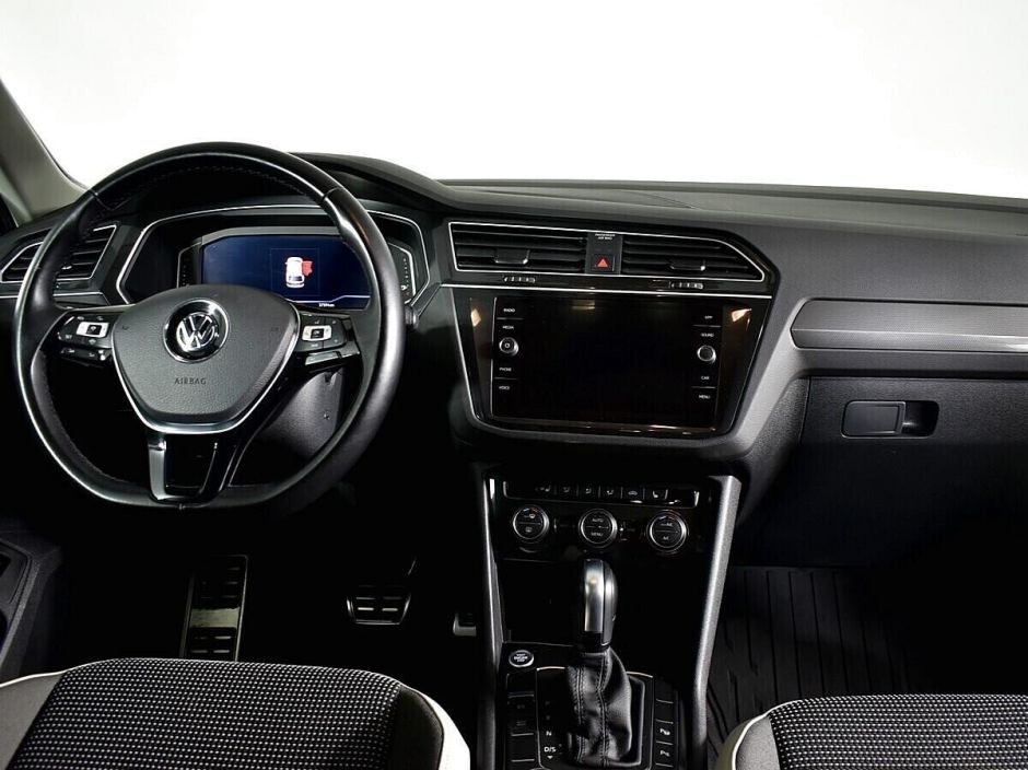 Volkswagen Tiguan 2.0 РКПП, 2019, 48 000 км фото 6