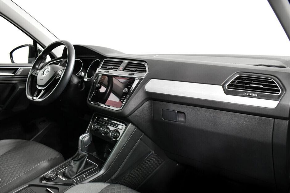 Volkswagen Tiguan 2.0 РКПП, 2017, 76 000 км фото 7
