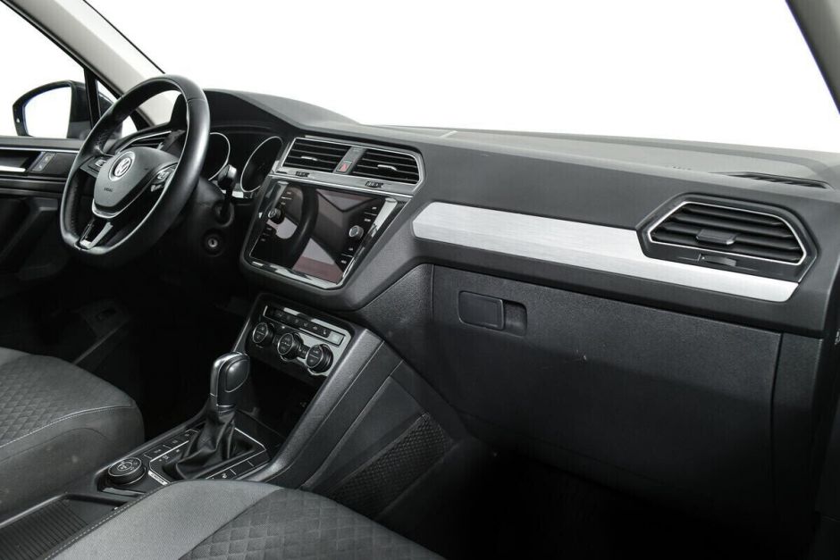 Volkswagen Tiguan 2.0 РКПП, 2018, 63 000 км фото 7
