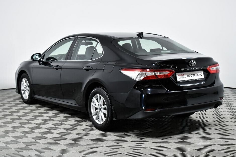 Toyota Camry 2.0 АКПП, 2018, 72 000 км фото 3