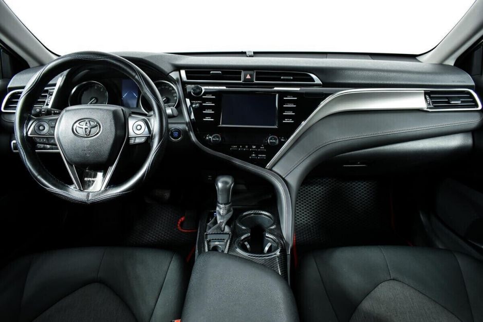 Toyota Camry 2.0 АКПП, 2018, 72 000 км фото 6